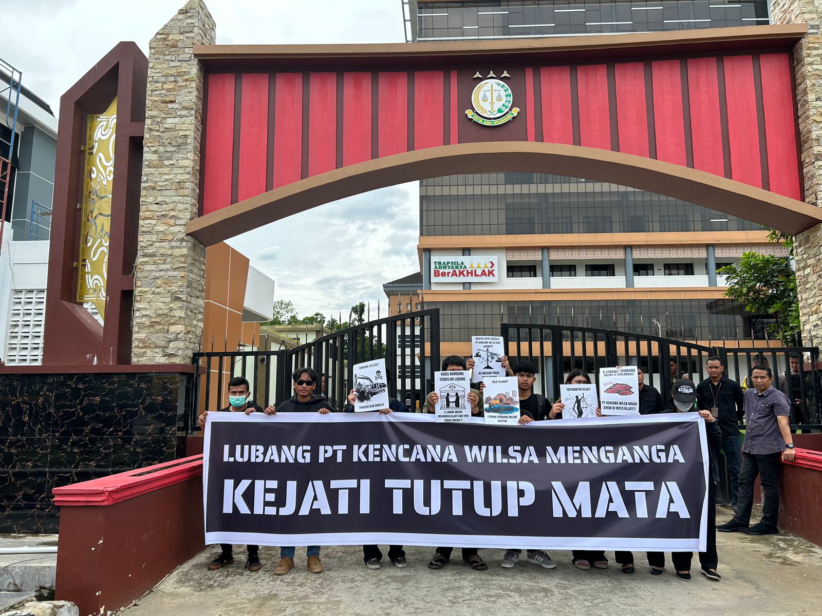 JATAM desak Kejati Kaltim Usut perusahaan tambang yang abai reklamasi di Kutai Barat.  (JATAM Kaltim)