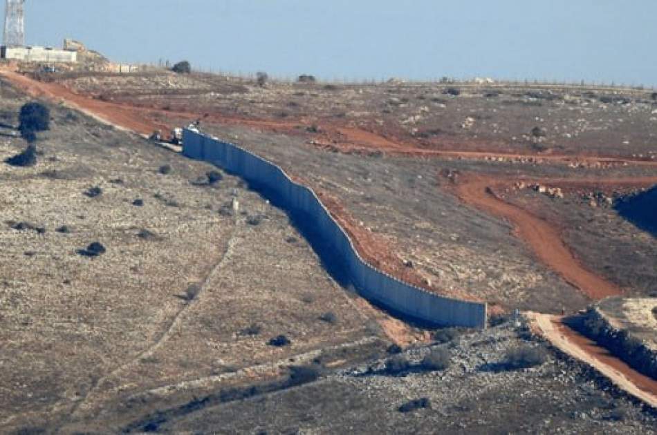 Tembok sepanjang 2 kilometer dibangun Israel di wilayah Lebanon.