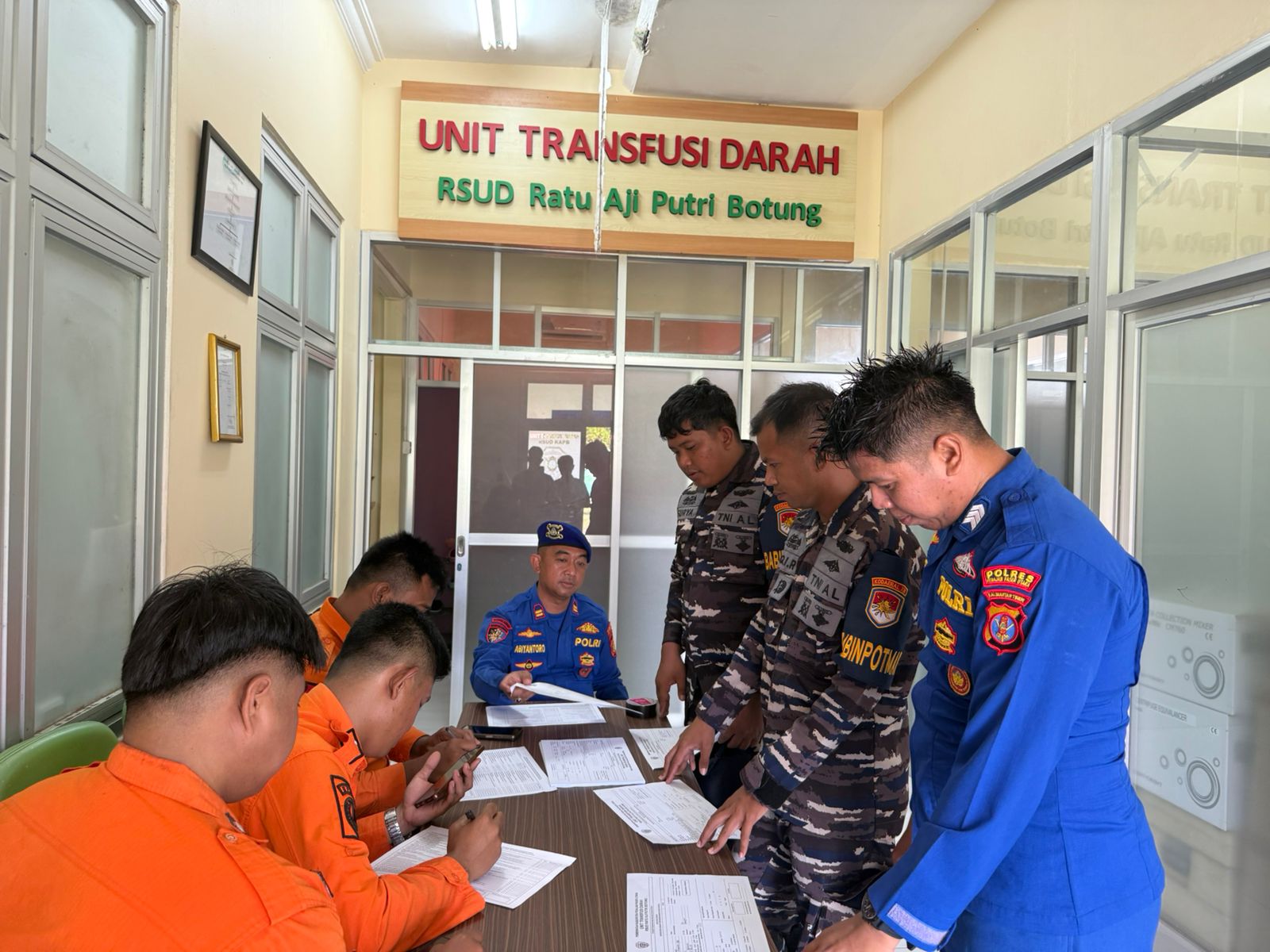 Satpolairud Polres PPU menggelar donor darah bersama instansi terkait dan masyarakat.