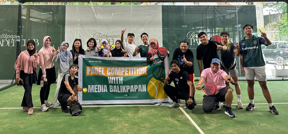 SILATURAHMI: Para jurnalis dan pelaku ekonomi kreatif mengikuti Padel Competition yang digelar Astra Motor Kaltim 1 di Balikpapan, akhir pekan lalu.