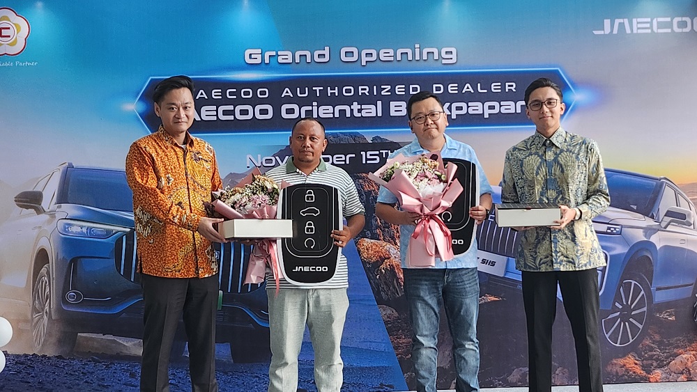 DISAMBUT BAIK: Di Balikpapan, respons konsumen terhadap produk J5 sangat kuat. Dalam tahap penjualan awal, sekitar 50 unit sudah masuk daftar inden.