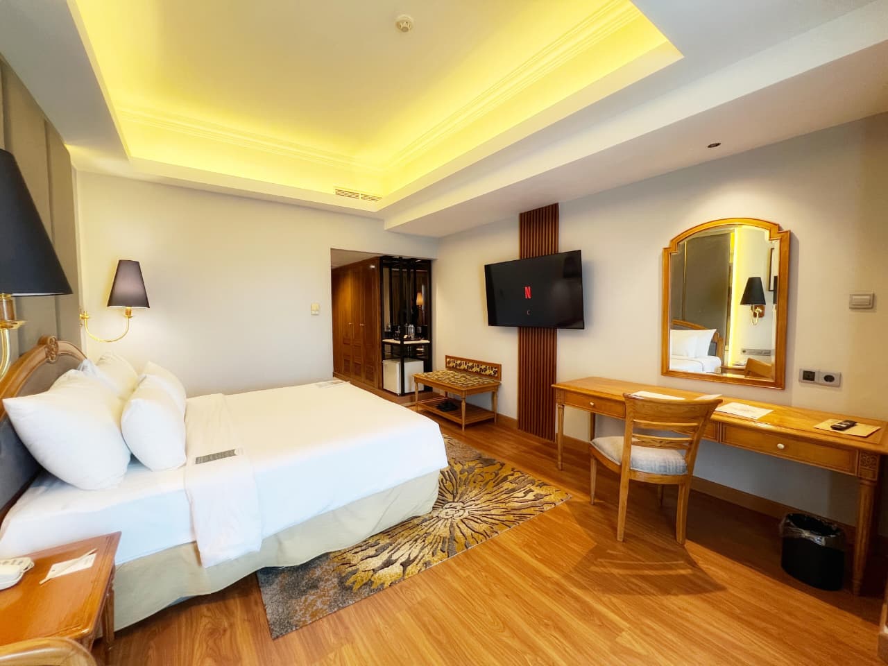 LEGEND: Blue Sky Hotel Balikpapan siap menyambut para tamu dengan kombinasi kamar modern, fasilitas lengkap, serta kekuatan kuliner yang konsisten.