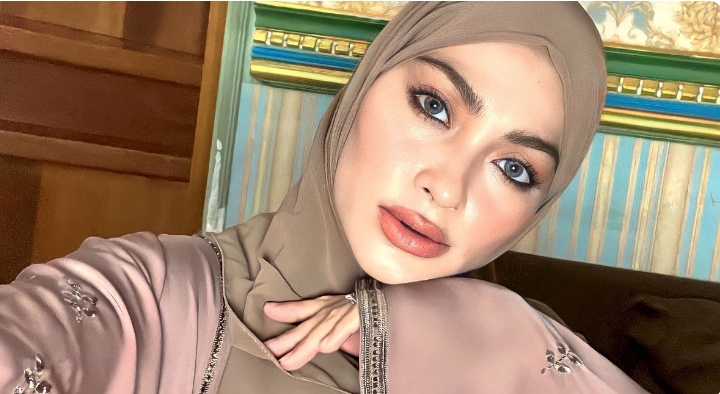 Istri pertama Habib Bahar bin Smith, Fadlun Faisal Balghoits atau Luna Balghoits.