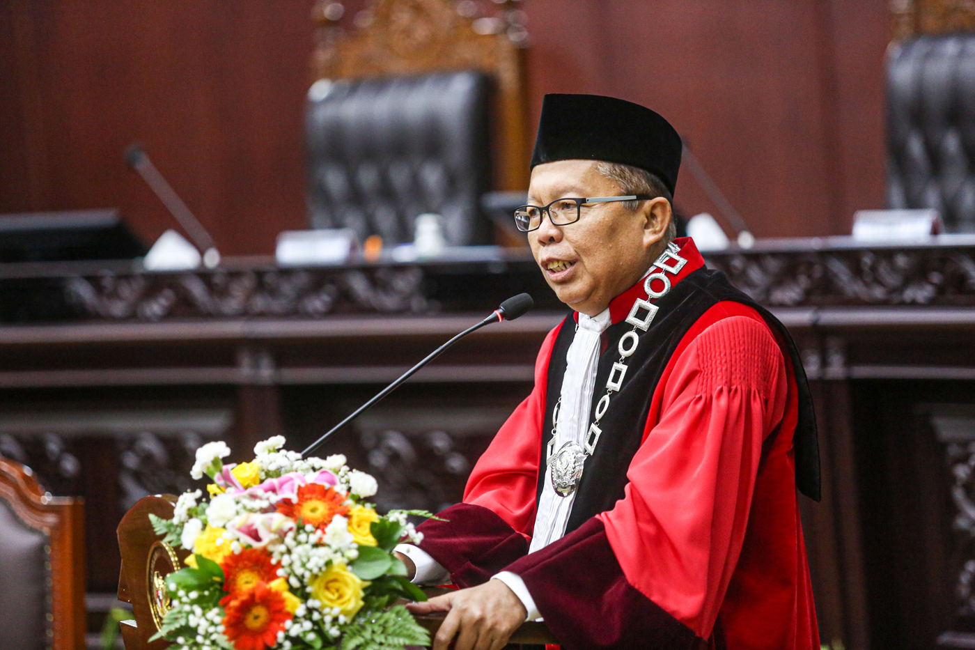 Hakim Konstitusi Arsul Sani memberikan sambutan  pada acara Wisuda Purnabakti Hakim MK&nbsp;di Geding Mahkamah Konstitusi, Jakarta, Kamis (18/1/2024).