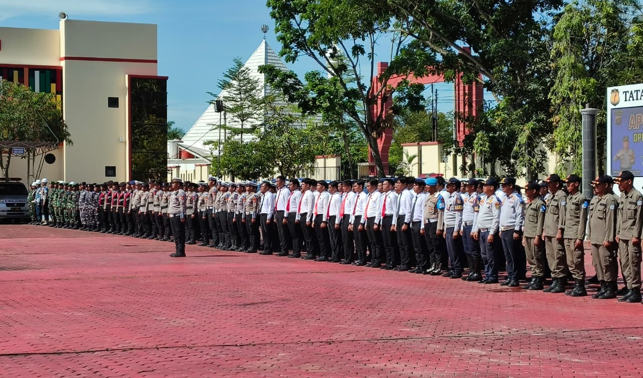 PERSIAPAN: Apel Gelar Pasukan Operasi Zebra Mahakam 2025 di lapangan Polres Kutim, Senin (17/11/2025).