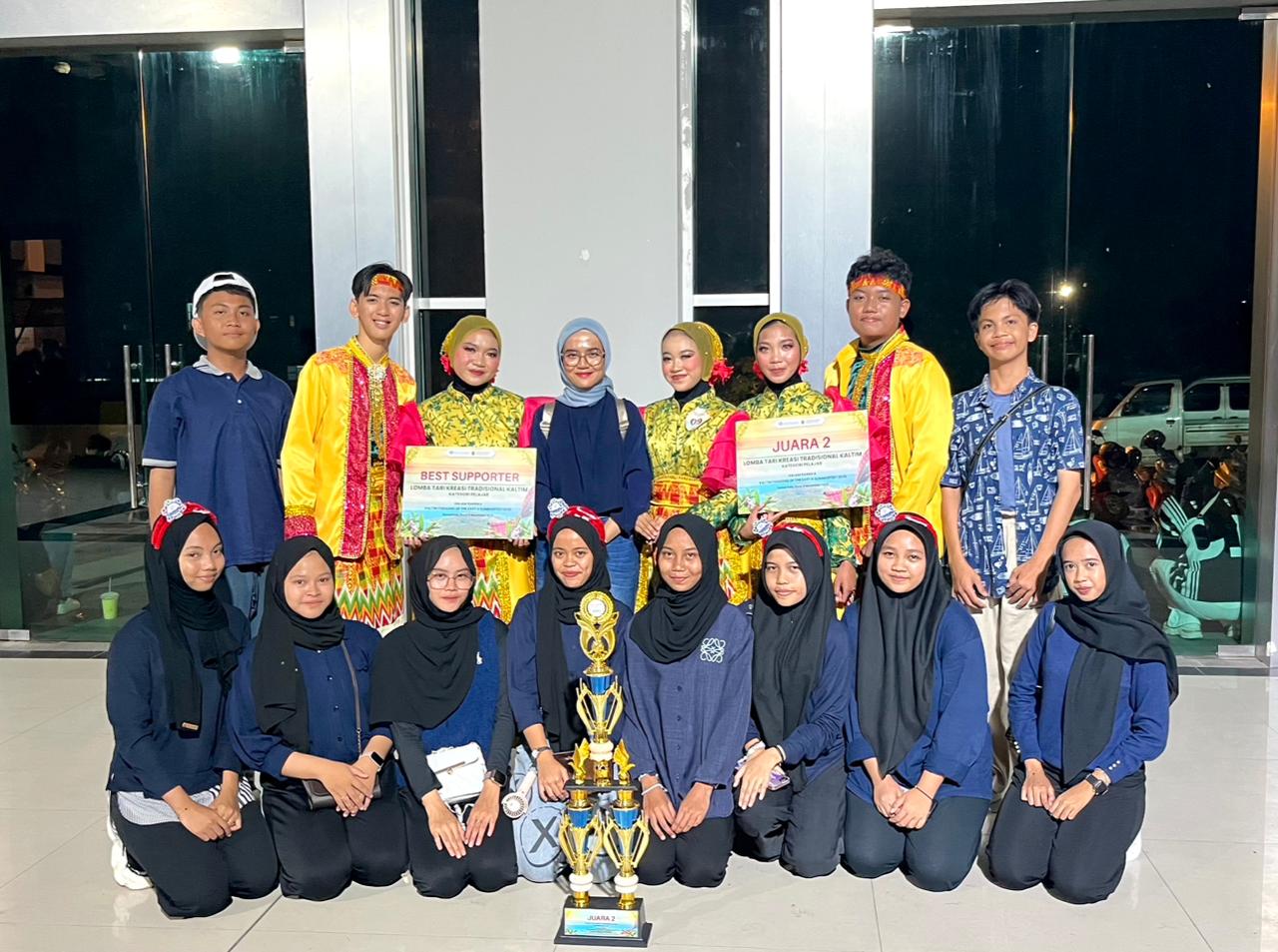 LUAR BIASA: Sanggar Tari SMK TI Labbaika Juara 2 Lomba Tari Kreasi Tradisional dan juara 1 Best Supporter Tingkat Pelajar Se-Kaltim di Kaltim Paradise of The East X Summerfest 2025.