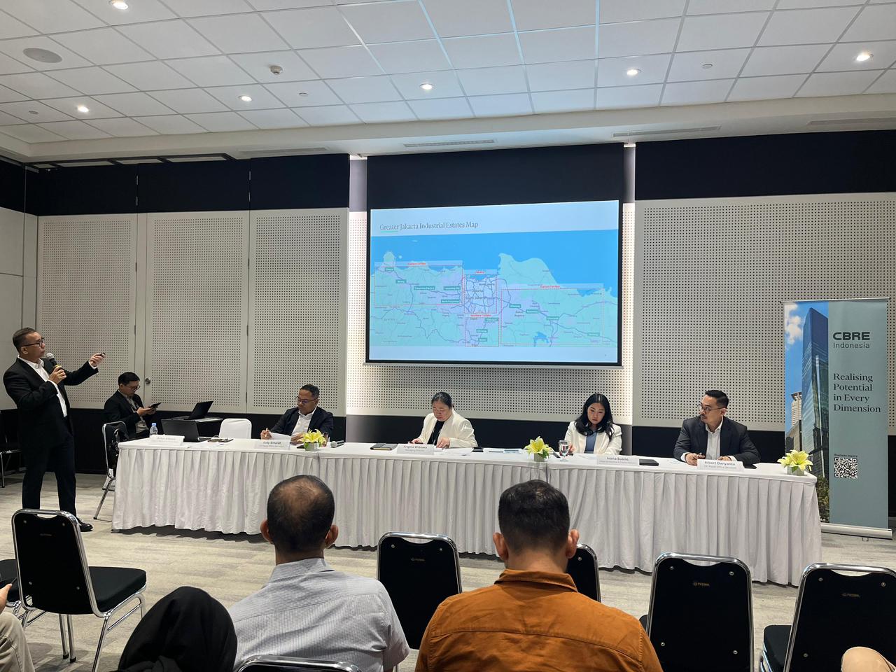 CBRE Indonesia dalam paparannya tentang pasar properti di Jakarta.