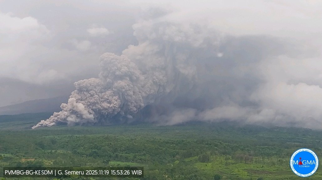 Erupsi Gunung Semeru, Rabu (19/11/2025).