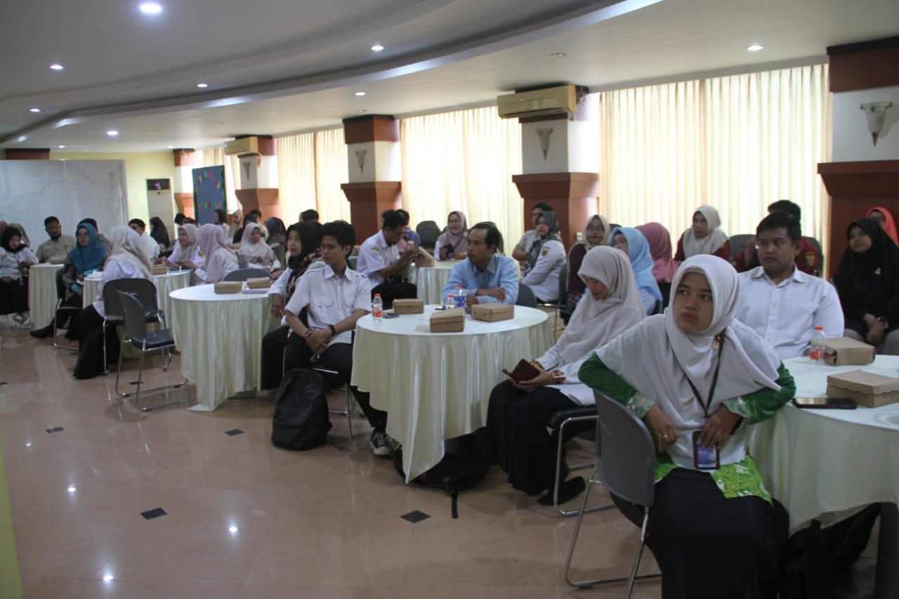 PENGUATAN: Susana para peserta dalam mengikuti sosialisasi standar nasional perpustakaan (SNP) dan akreditasi perpustakaan bagi perpustakaan SMP/MTs 2025.