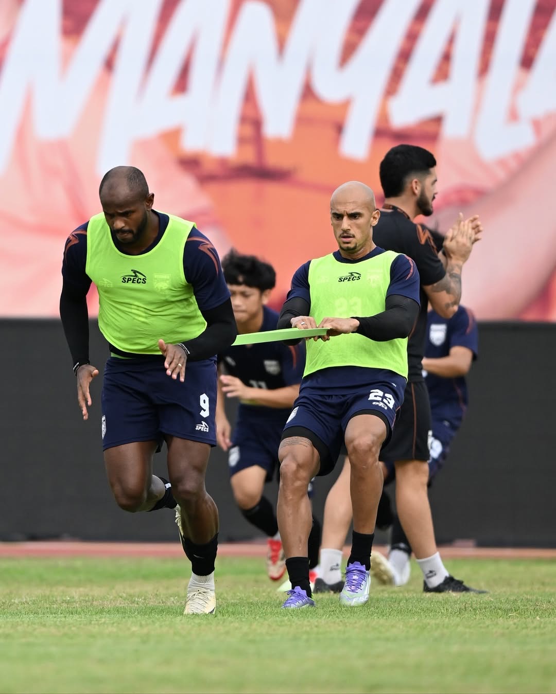Skuad Borneo FC menjalai sesi latihan di Stadion Segiri, Rabu sore (19/11/2025).