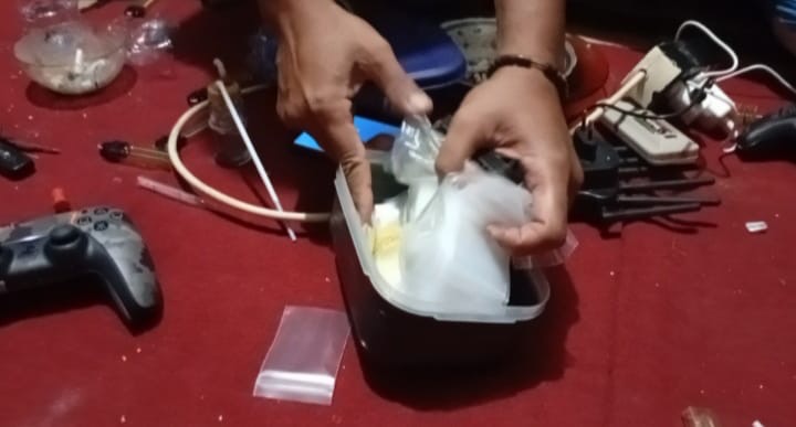 Petugas Satintel Kodim 0912/Kubar berhasil mengamankan barang bukti narkoba jenis sabu- sabu.