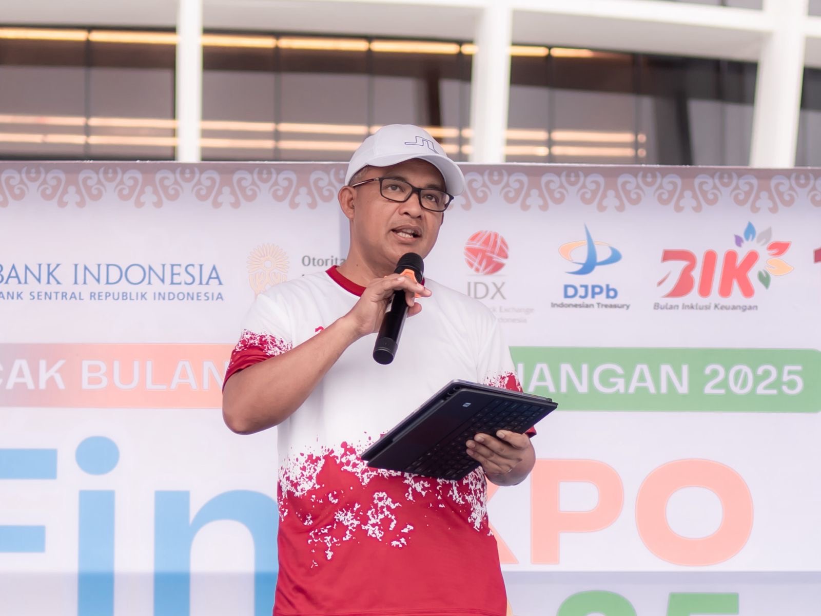 Kepala OJK Kaltim-Kaltara Parjiman.