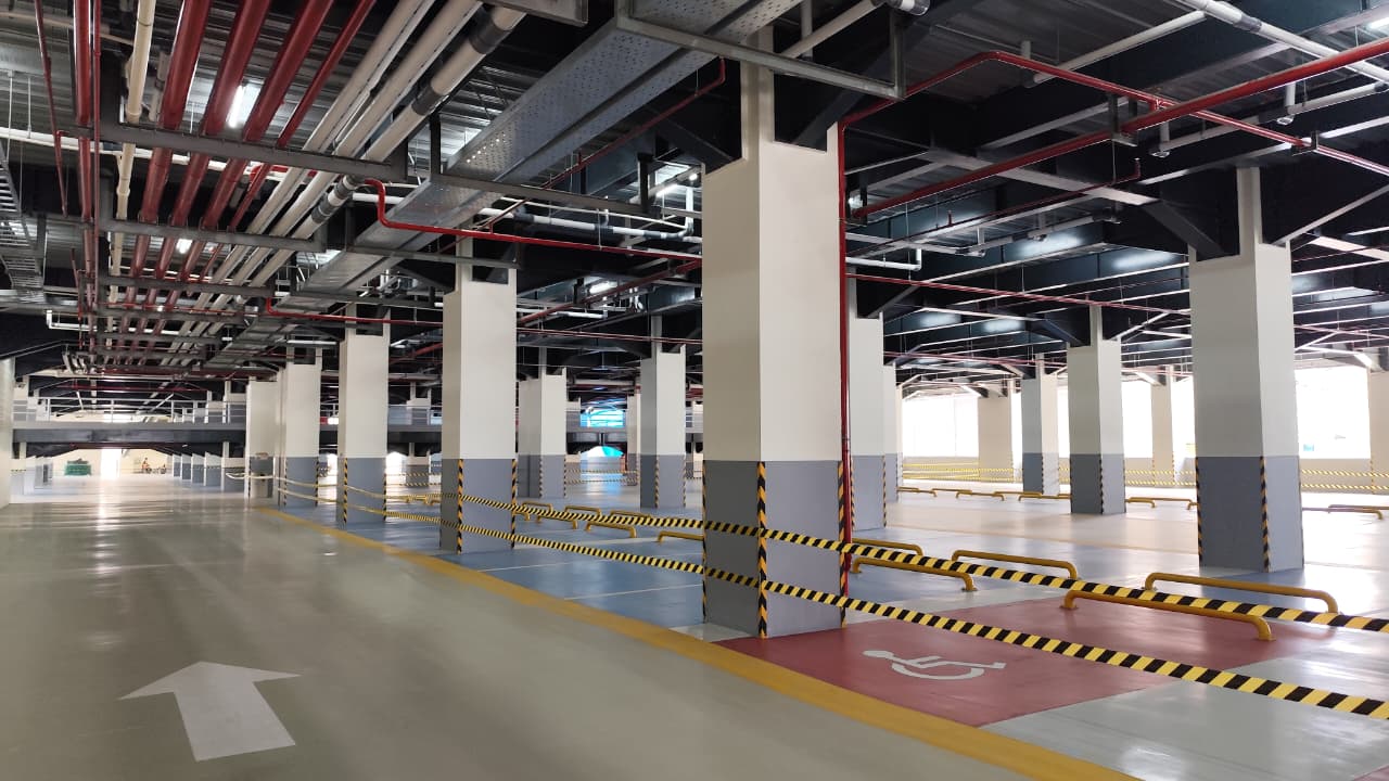 TERTIB: Area parkir di rubanah gedung baru Pasar Pagi, Kecamatan Samarinda Kota, siap digunakan menampung kendaraan roda 2 dan roda empat, baik pedagang maupun pengunjung yang datang.