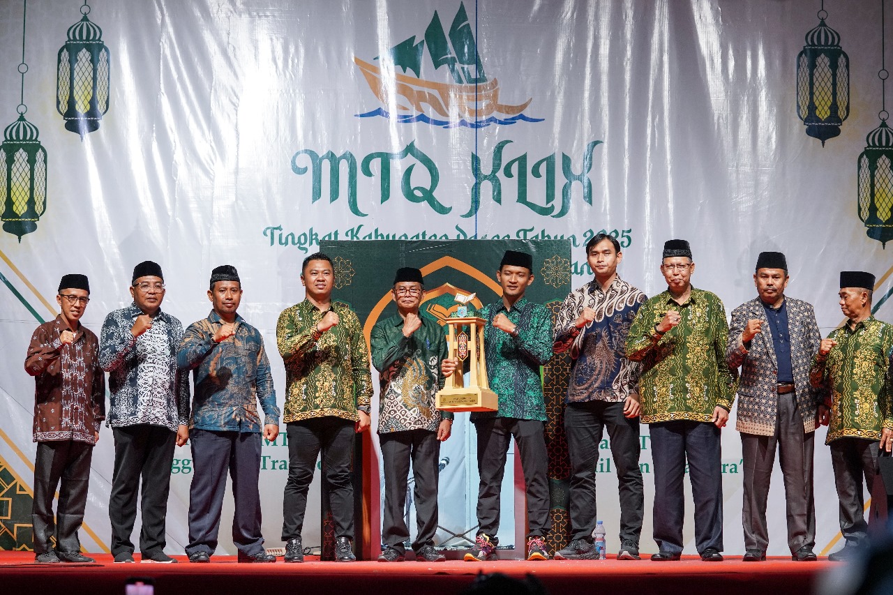 TERBAIK: Kontingen Kecamatan Tanjung Harapan berhasil menjadi juara MTQ tingkat kabupaten ke-49 saat menjadi tuan rumah pada 14-18 November 2025.