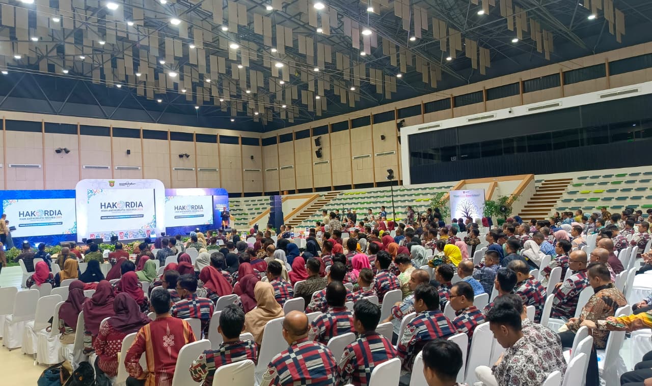 INTEGRITAS:&nbsp;Pemkot Samarinda berkomitmen memperkuat budaya anti-korupsi di lingkungan&nbsp;pemerintah pada peringatan Hakordia 2025 di GOR Segiri, Kamis (20/11).&nbsp;