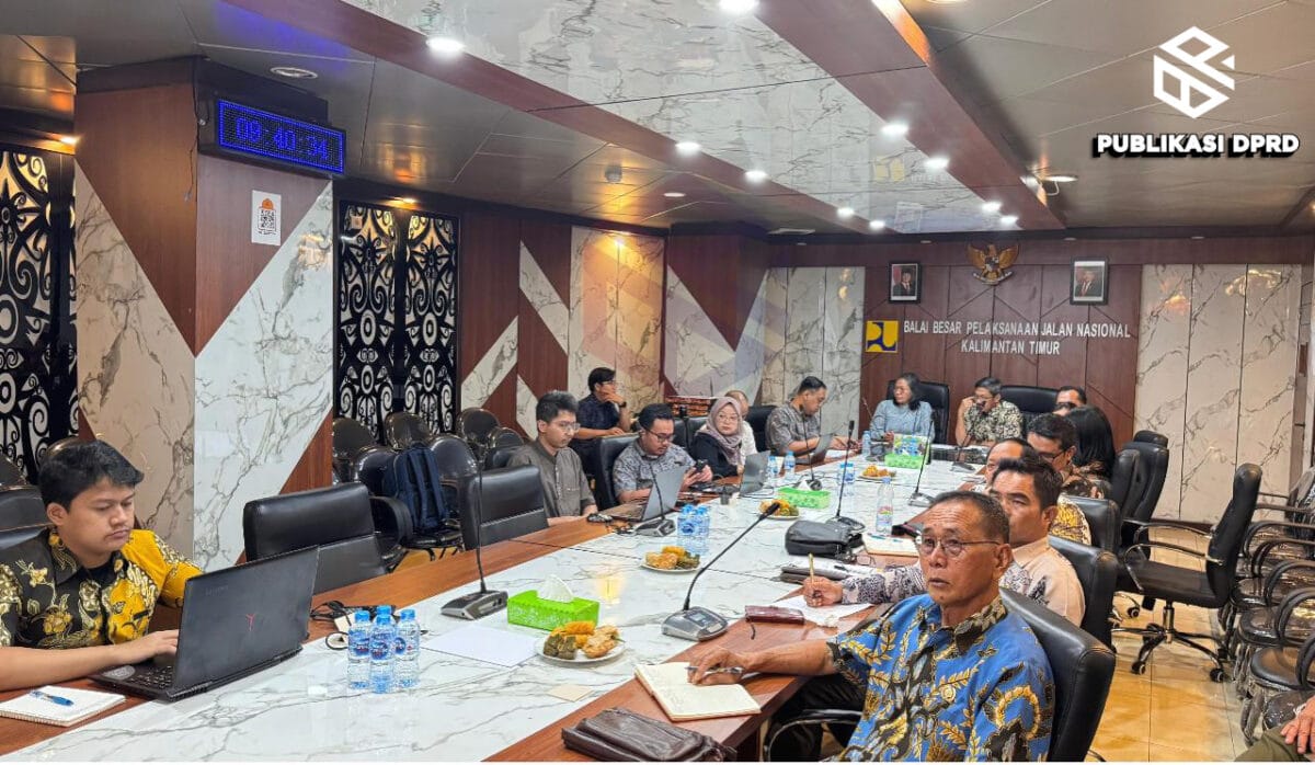 Anggota Komisi III DPRD Mahulu saat berkunjung ke BBPJN Kaltim beberapa waktu lalu.