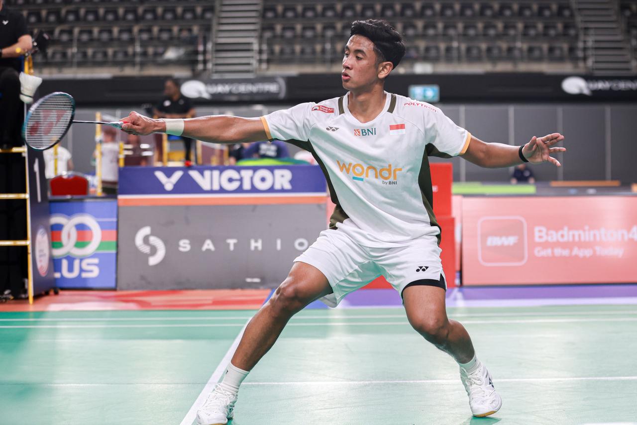Alwi Farhan meladeni permainan net Prannoy H.S pada babak 16 besar Australia Open  di Quaycentre, Sydney.
