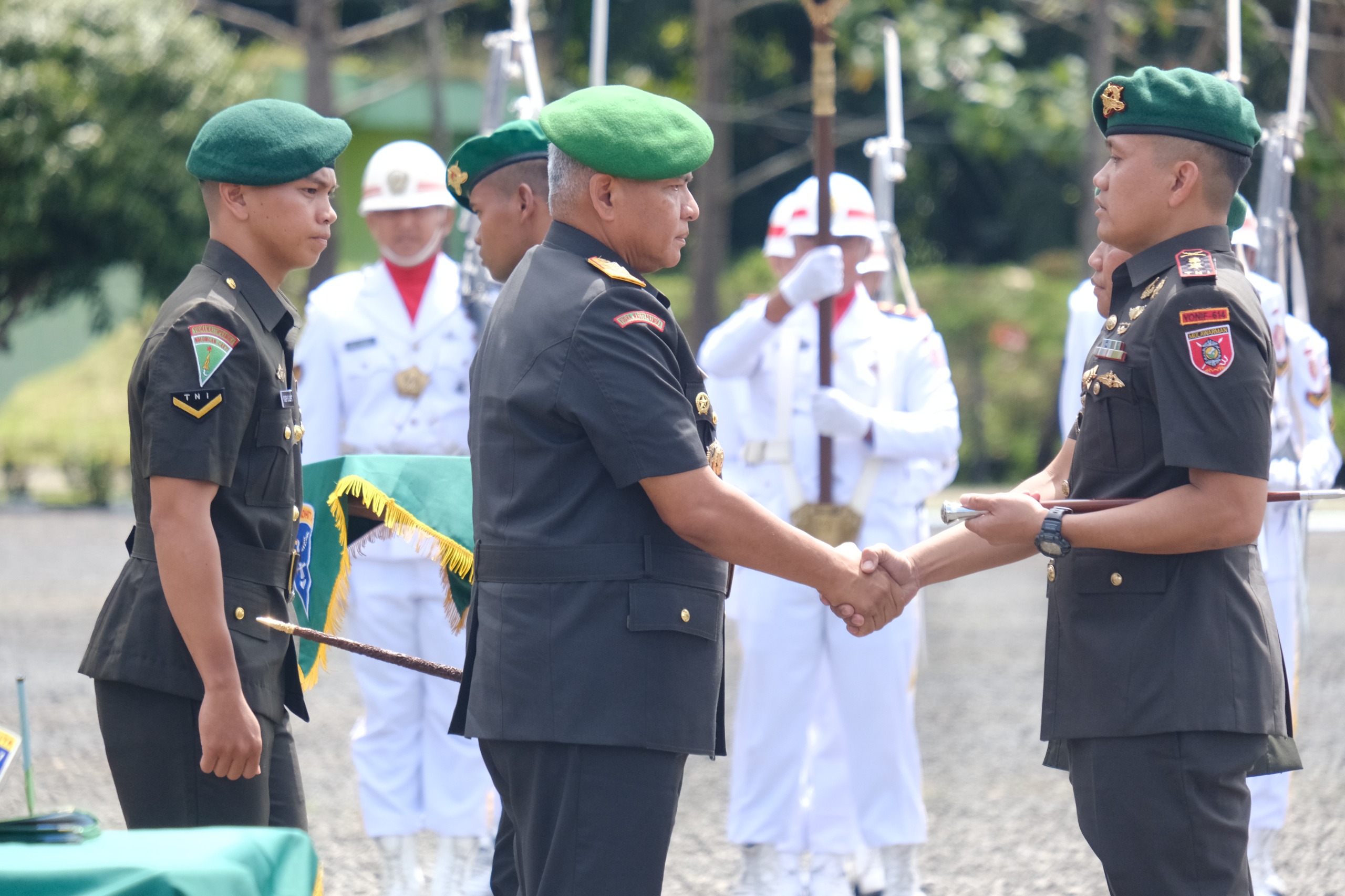 Pangdam VI/Mulawarman Mayjen Rudy Rachmat Nugraha memimpin sertijab.