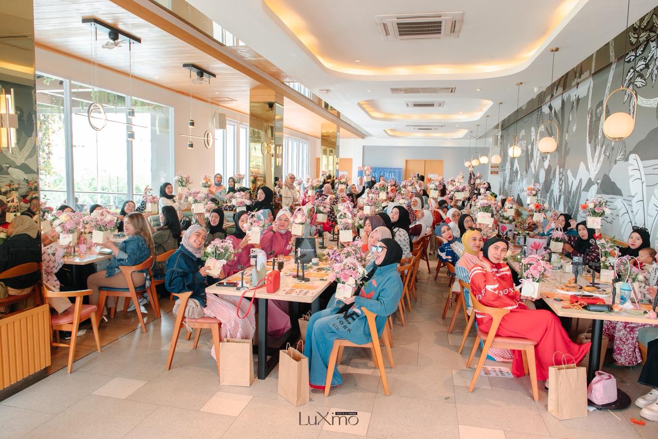 TERBARU: BNB Day Out Samarinda hadirkan workshop fresh flower bag, sekaligus launching produk terbaru yang dihadiri 100 pelanggan setia BNB Samarinda.