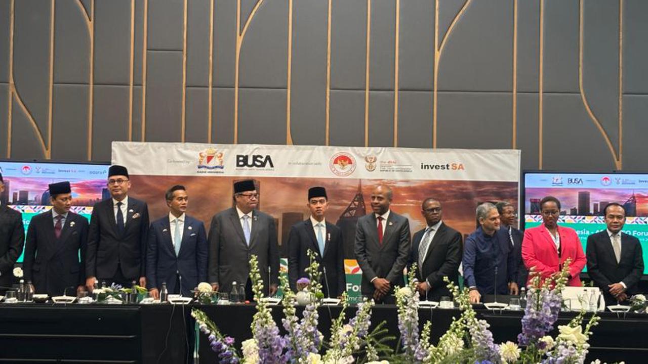 HADIR: Wakil Presiden Gibran Rakabuming Raka saat bersama pemimpin dunia lainnya di Indonesia-Afrika CEO Forum.