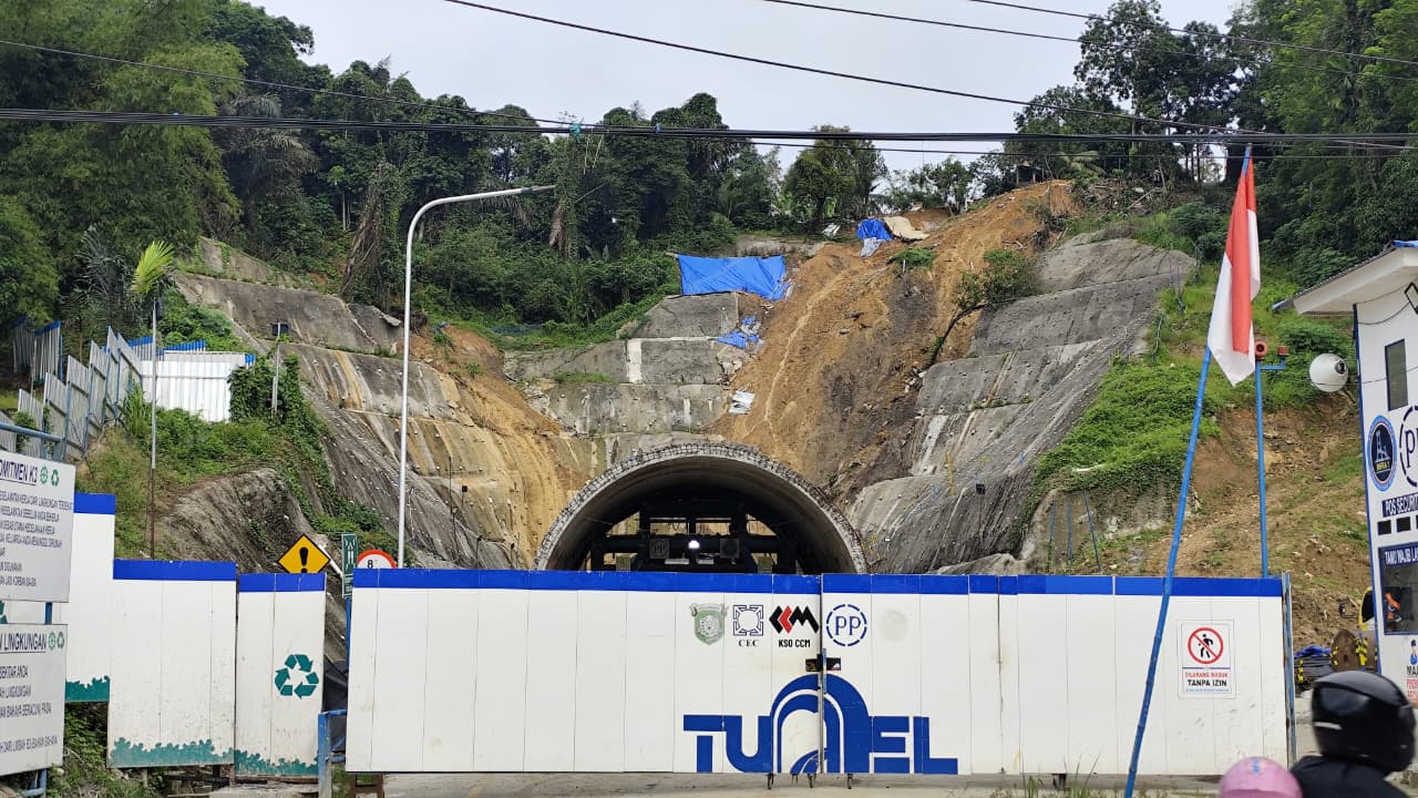 CARI AMAN: Konstruksi panjang terowongan Samarinda di sisi inlet Jalan Sultan Alimuddin Kecamatan Samarinda Ilir, diperpanjang demi meningkatkan faktor keselamatan dan keamanan.