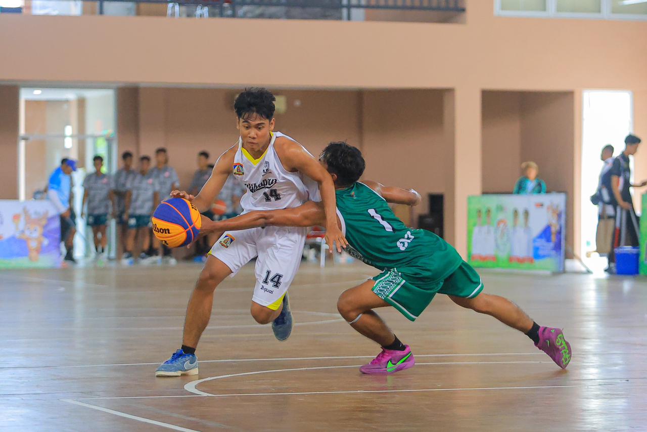 PERKASA: Tim 3x3 putra Basket Balikpapan (putih) membuka laga perdana di Popda XVII Kaltim 2025 di Penajam dengan mengalahkan tuan rumah dengan skor 14-5.