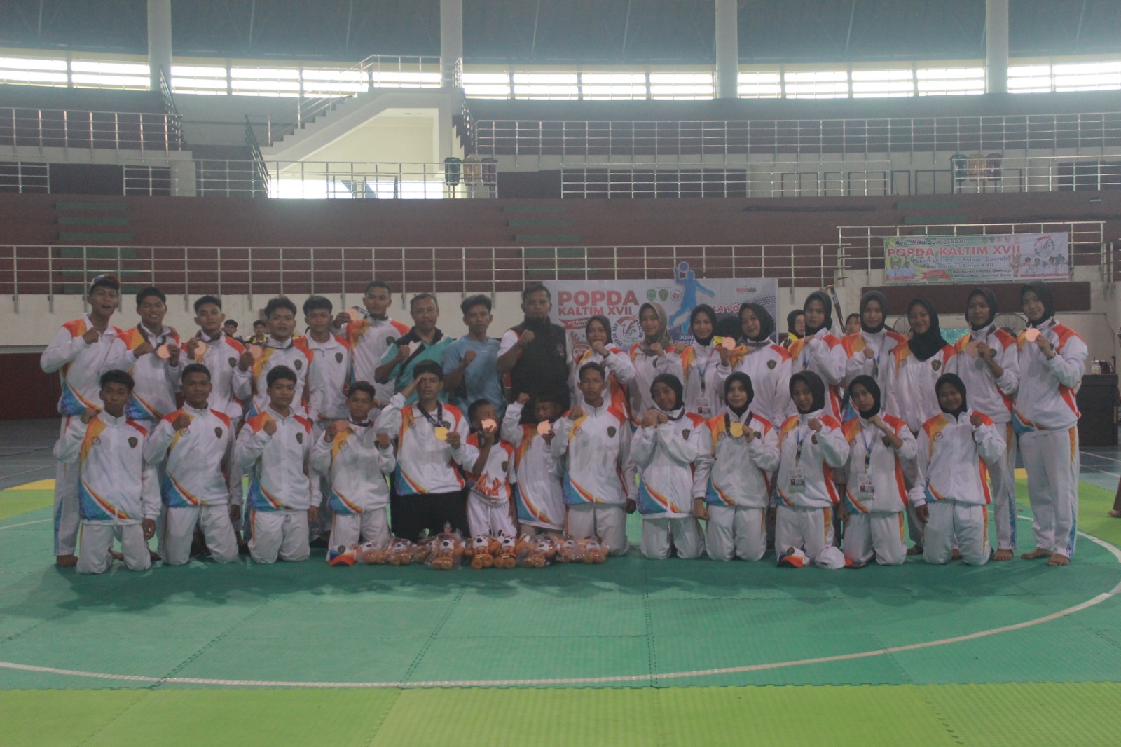 BERPRESTASI: Atlet pelajar PPU yang berprestasi dalam cabor Pencak Silat POPDA Kaltim XVII.