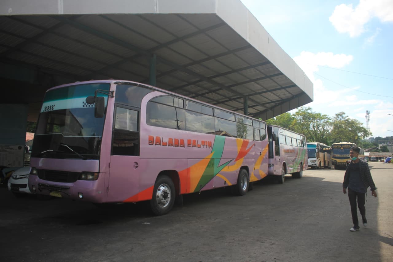 Terminal Bus Sungai Kunjang di Samarinda bakal direvitalisasi Pemprov Kaltim tahun depan. Anggaran Rp35 miliar disiapkan untuk mempercantik fasilitas transportasi itu. (Rama Sihotang/KP)