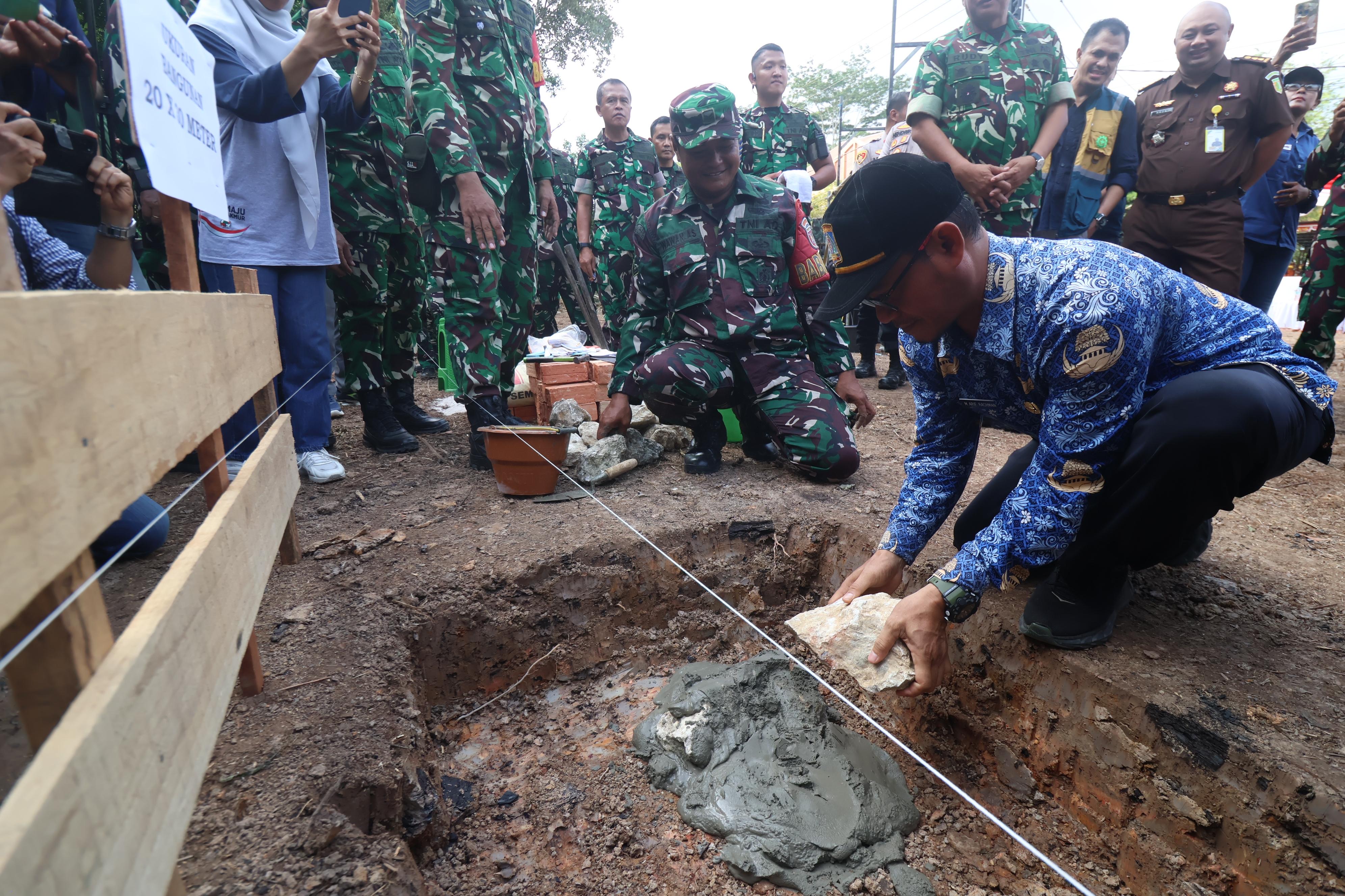 Peletakan batu pertama KKMP berlokasi di Graha Indah, Balikpapan Utara.