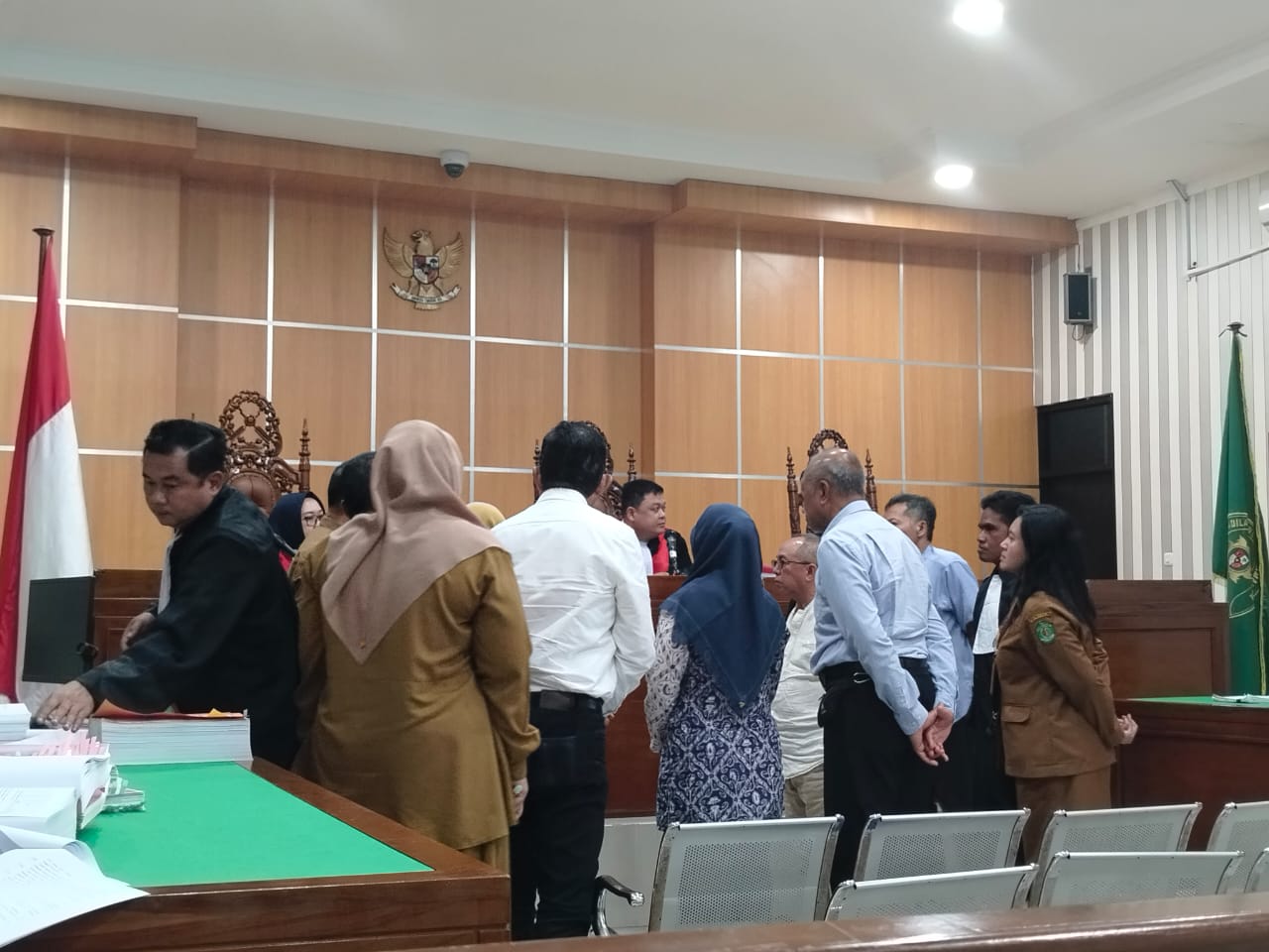 Delapan saksi dari Dinas ESDM, DPMPTSP, dan Pemkot Samarinda hadir memberikan keterangan terkait pencairan dana jamrek CV Arjuna di Pengadilan Tipikor Samarinda, Senin (24/11). (BAYU/KP)