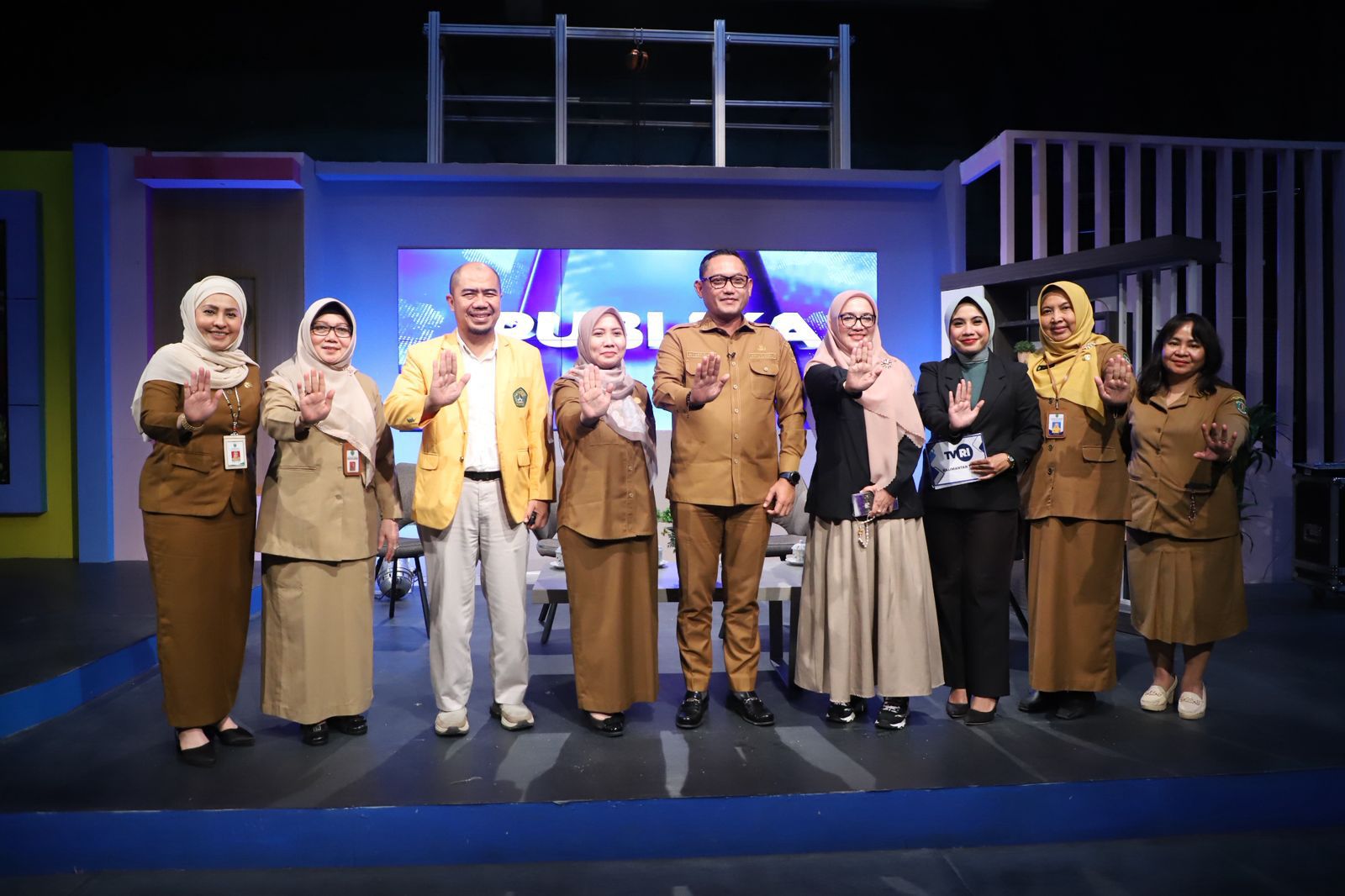YAKIN: Wakil Gubernur Seno Aji usai dialog di TVRI Kaltim, Senin (24/11).