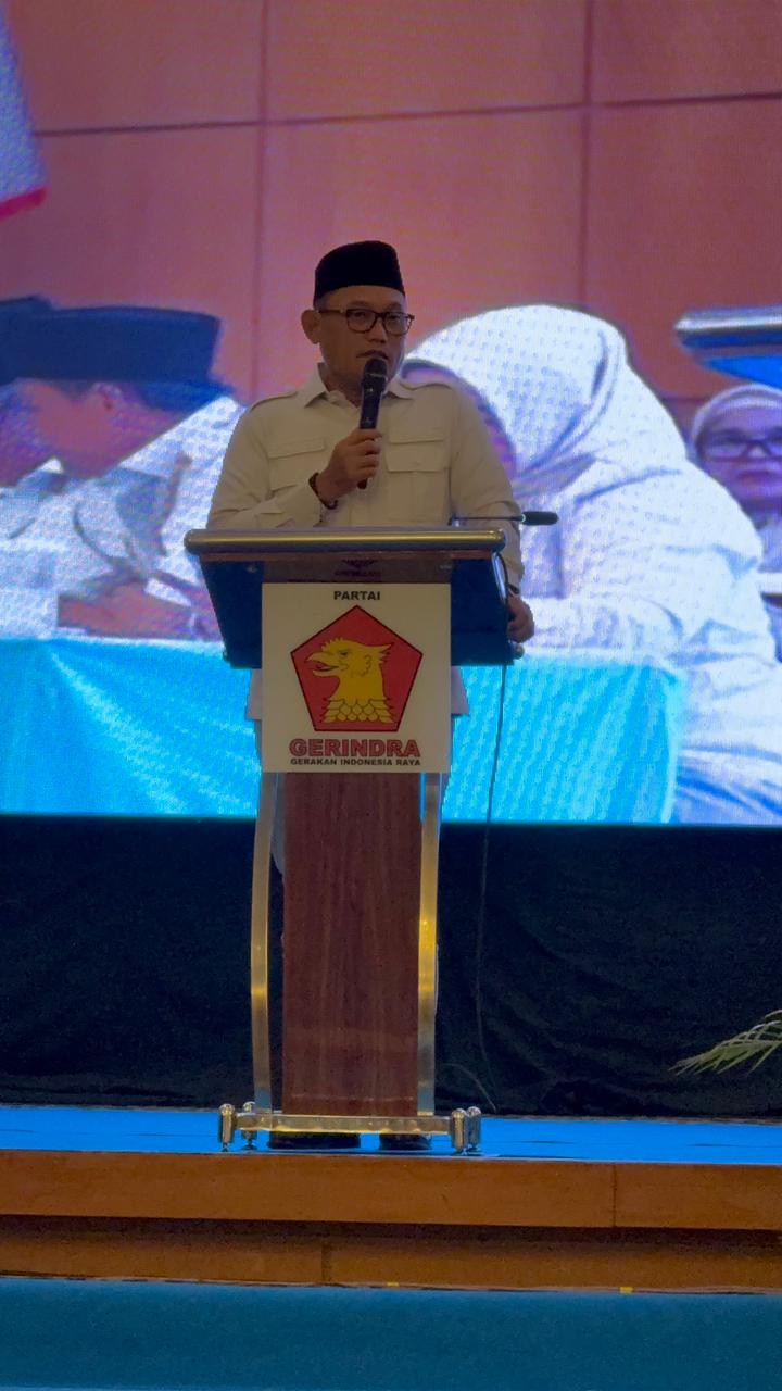 BAKAR SEMANGAT: Ketua DPD Partai Gerindra Kaltim Seno Aji menyampaikan sambutan dalam rakerda, Minggu (23/11).