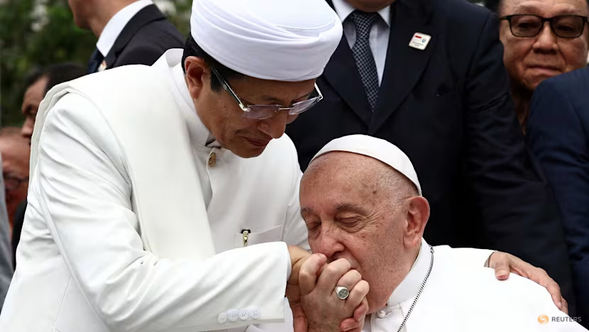 LAWATAN: Dalam lawatannya ke Jakarta, Paus Fransiskus mengunjungi Masjid Istiqlal pada 5 September 2024 dan mengadakan pertemuan antar iman bersama Imam Besar Masjid tersebut, Nasaruddin Umar.