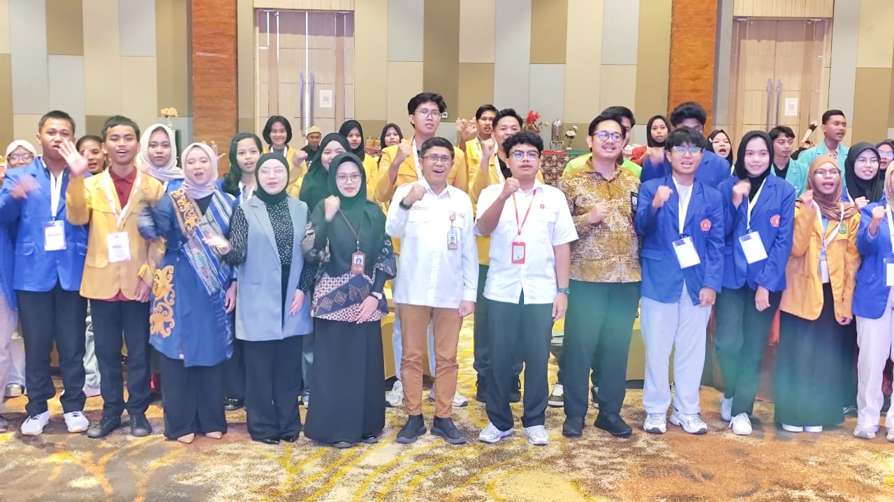 POSITIF: Kegiatan Workshop riset dasar garapan Hetifah bersama BRIN dan Brida Kaltim bersama mahasiswa berbagai kampus di Samarinda, Rabu (26/11).