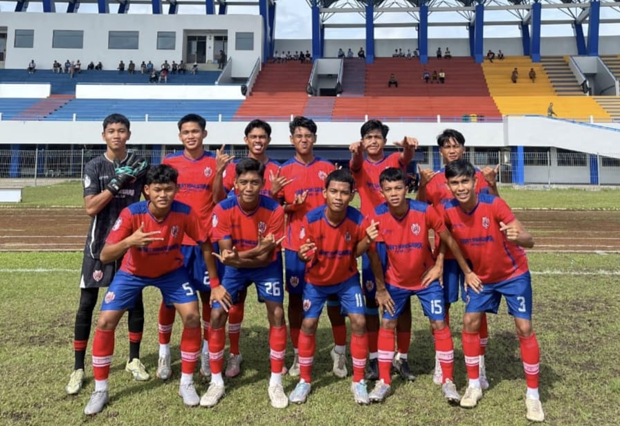 MELENGGANG KE FINAL: Tim sepak bola pelajar Kukar berhasil melangkah ke final Popda setelah mengalahkan Samarinda 2-1.