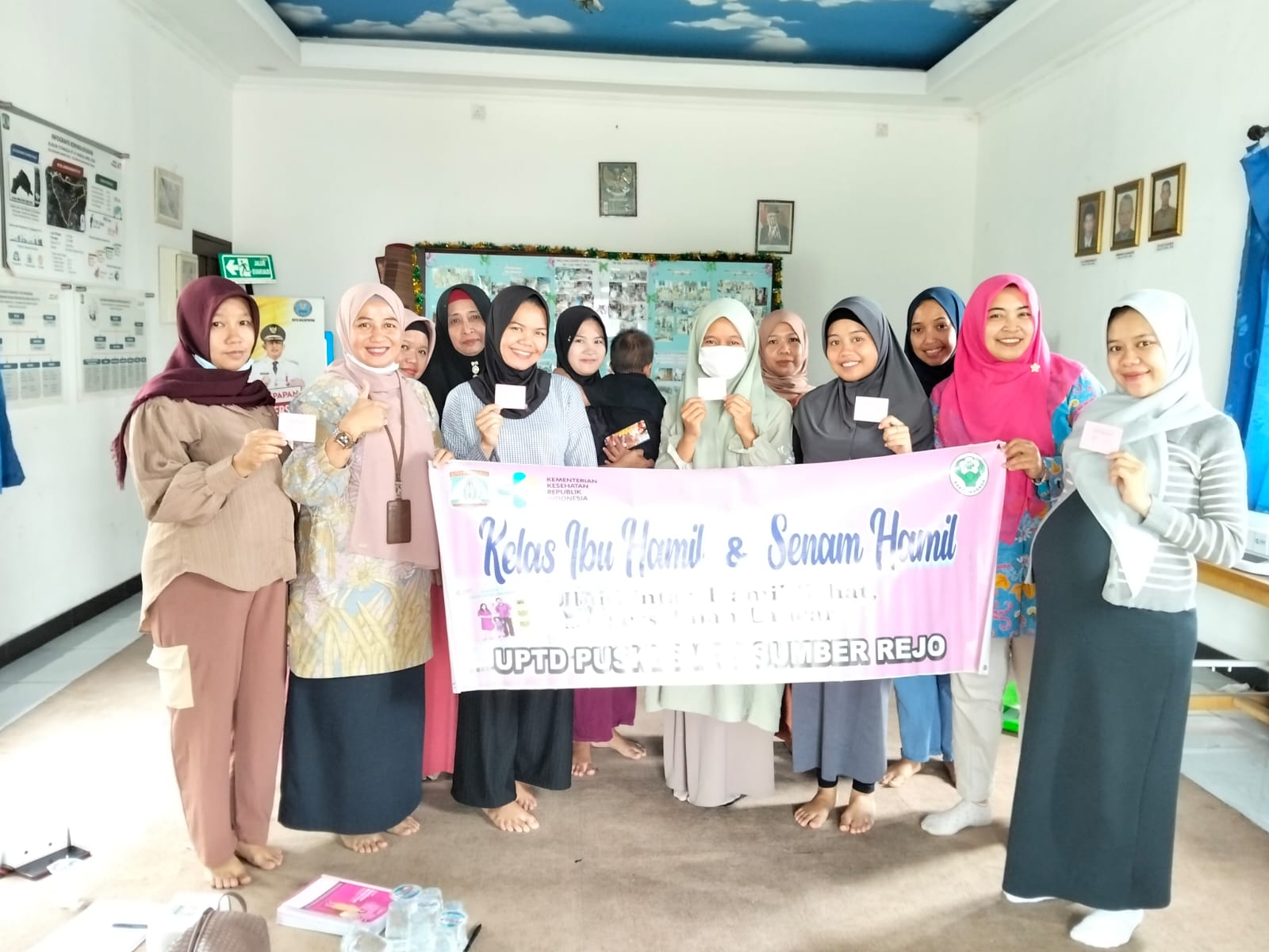 LAYANAN: Penyelenggaraan Kelas Ibu Hamil untuk meningkatkan pengetahuan, keterampilan, dan kesiapan ibu menghadapi kehamilan maupun persalinan.