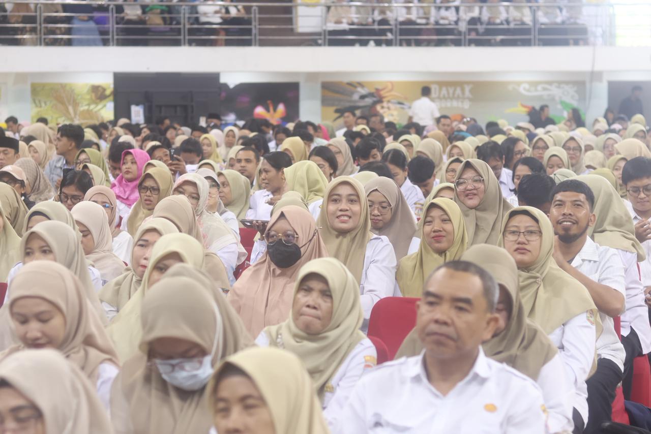 Gemini Academy di Balikpapan memecahkan rekor dunia dengan peserta terbanyak 2.286 guru di BSCC Dome, Rabu (26/11/2025).