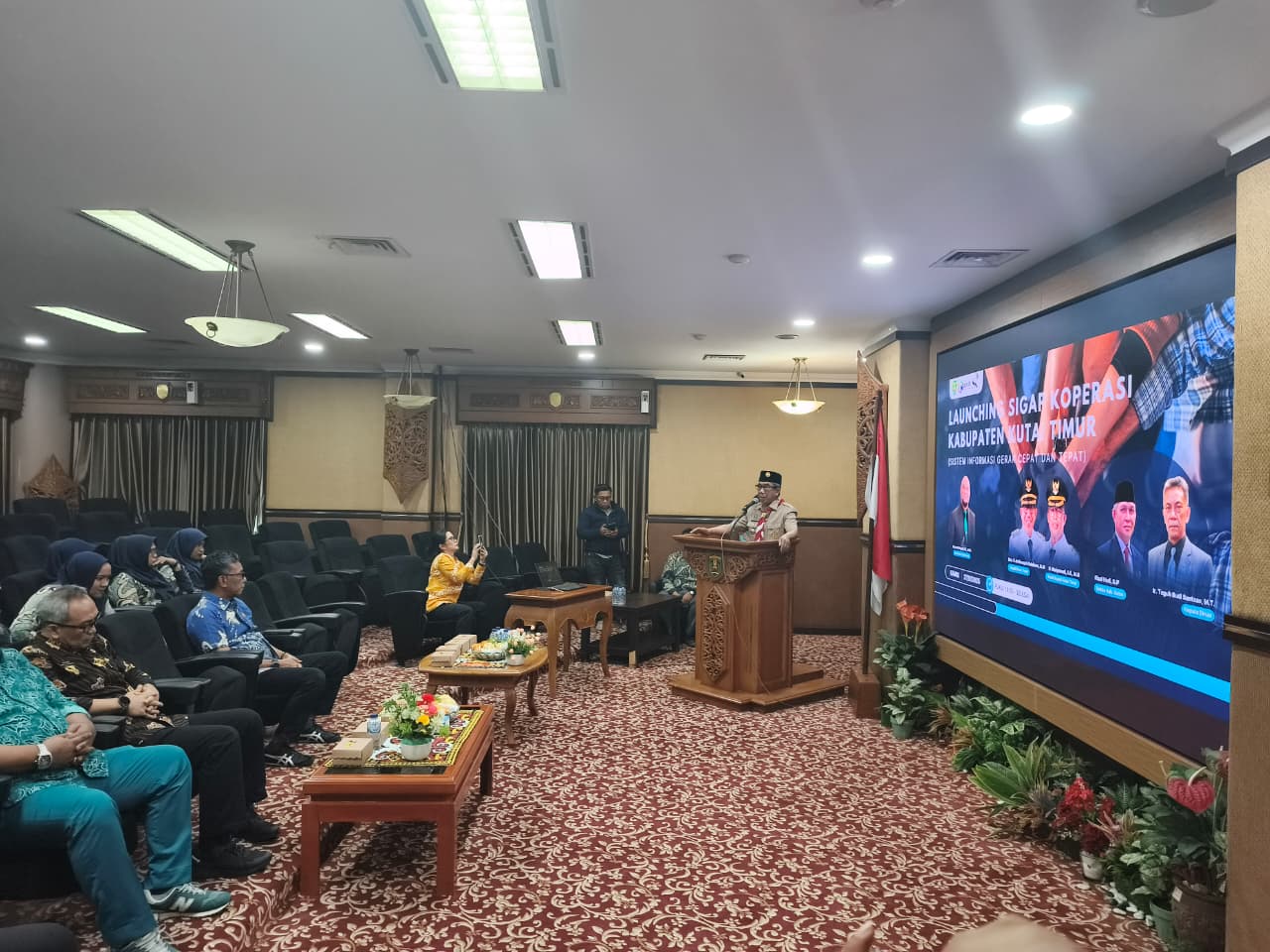 Bupati Kutim, Ardiansyah Sulaiman dalam peluncuran Aplikasi SIGAP Koperasi di Ruang Tempudau Kantor Bupati Kutim, Kamis (27/11).
