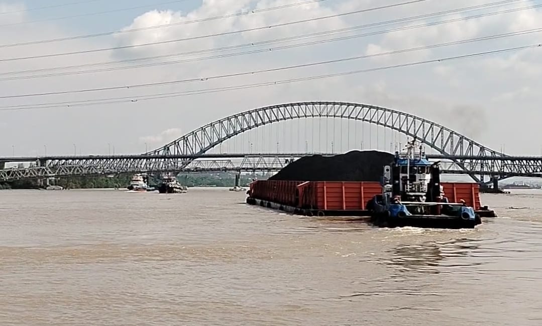 DPRD Kaltim tengah menggali potensi pendapatan daerah dari aktivitas sungai. (Bayu/KP)