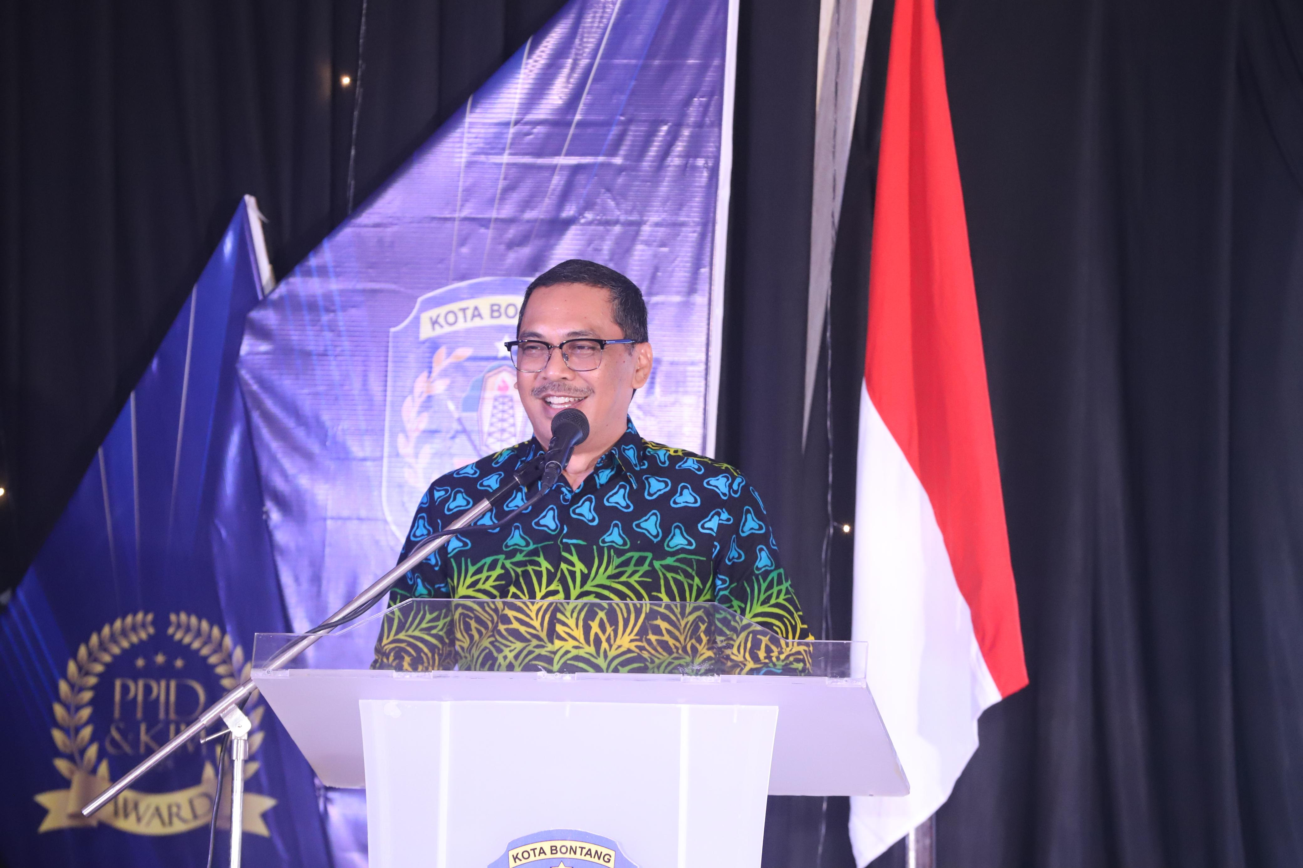 BERI ARAHAN: Kadiskominfo Kaltim Muhammad Faisal menghadiri kegiatan deklarasi zona keterbukaan informasi publik yang digelar Pemkot Bontang. ADIEL KUNDHARA/KP