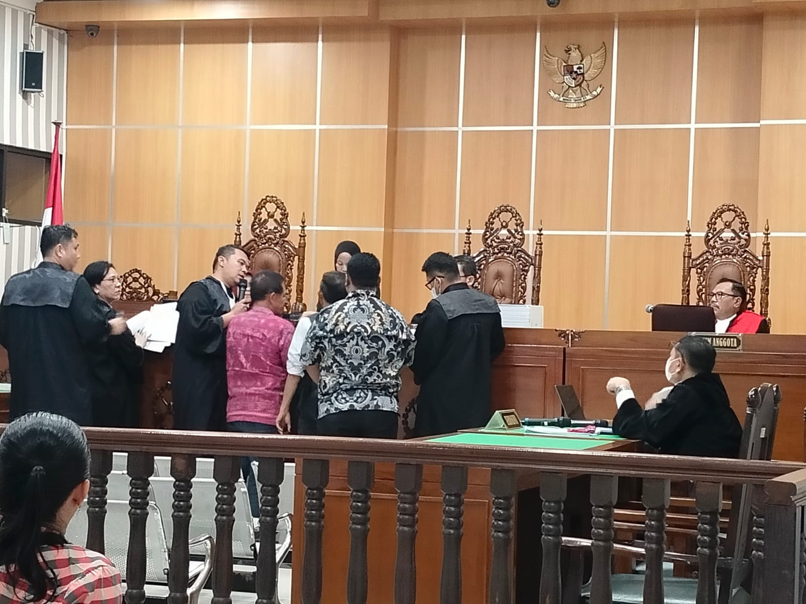 Sidang kasus suap izin tambang yang menyeret nama Dayang Donna di Pengadilan Tipikor Samarinda, Kamis (27/11/2025). (Bayu/KP)