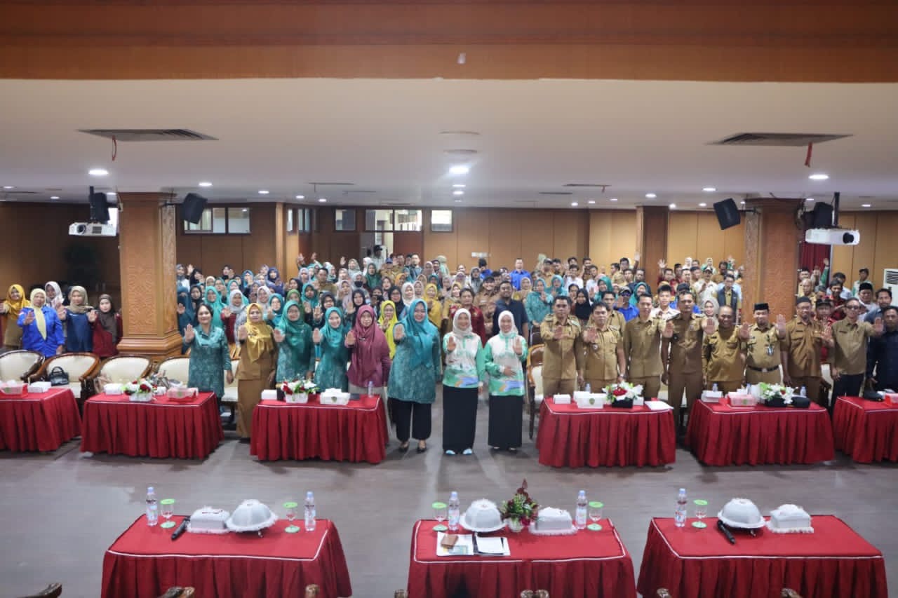 Pemkab PPU mendorong perangkat desa dan kelurahan untuk menerapkan teknologi untuk mengoptimalkan pelayanan publik.