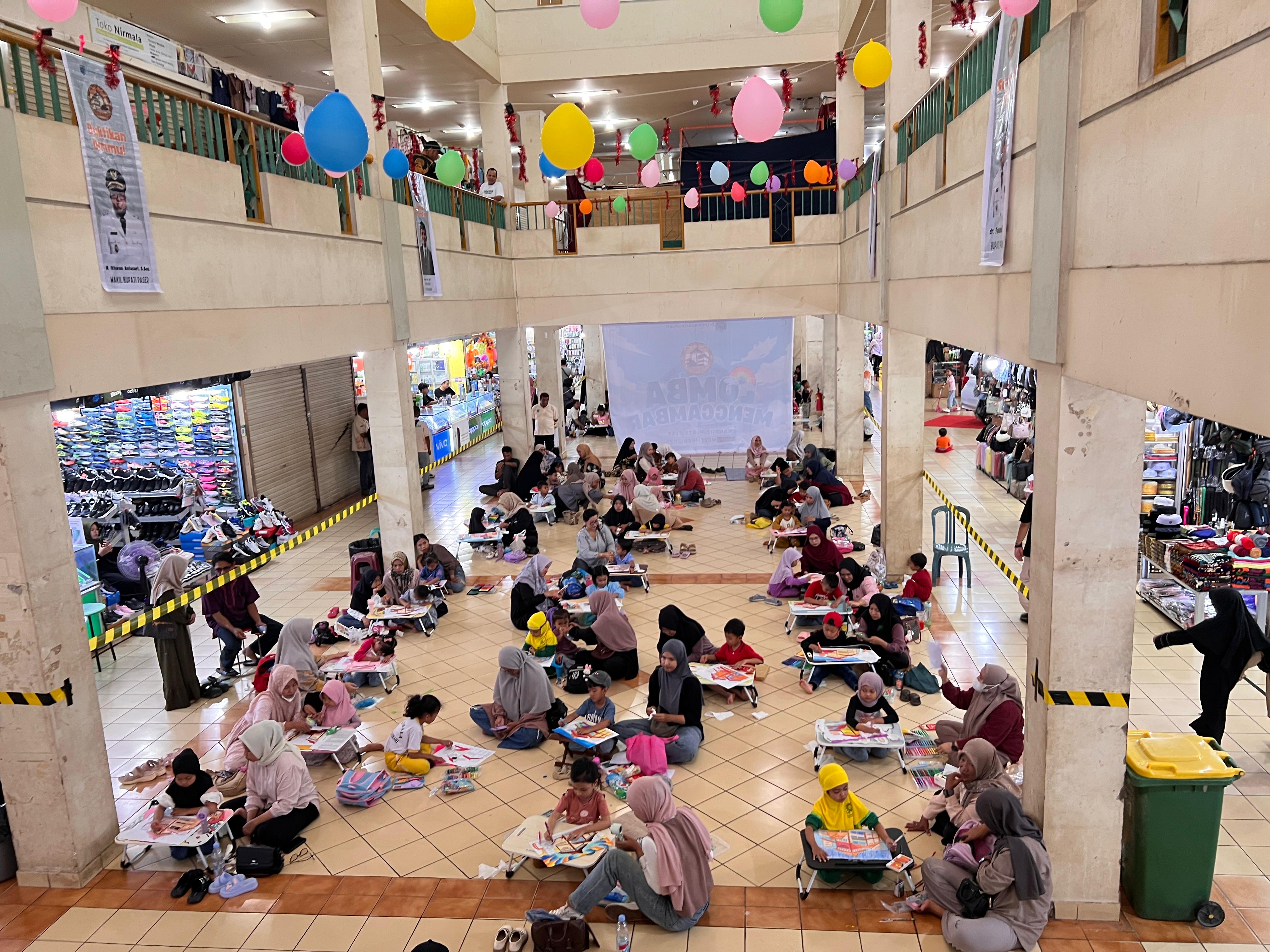 EVENT: Event yang berlangsung di Lantai Dasar Los Kandilo Plaza dihelat oleh Disperindagkop UKM Paser selama akhir pekan ini. &nbsp;