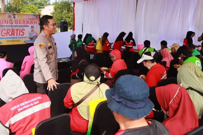 CEK: Suasana cek kesehatan gratis yang diselenggarakan oleh OIKN di sebuah kecamatan di Kutai Kartanegara.