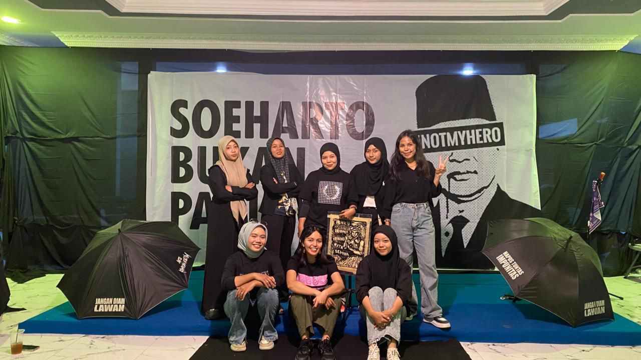 PEJUANG: Aksi HAKTP di Samarinda menyoroti lubang tambang, kriminalisasi dan minimnya kerja layak bagi perempuan.