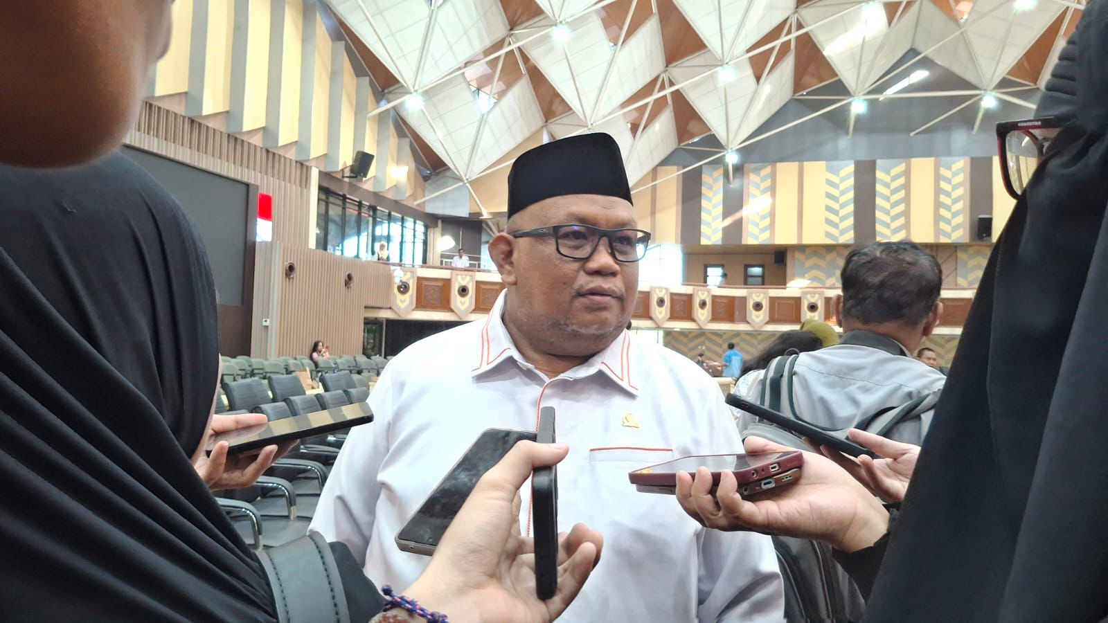 Komisi IV DPRD Kaltim, Agusriansyah Ridwan, saat diwawancarai awak media.