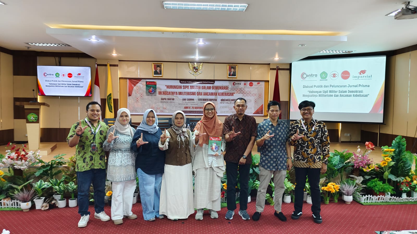 Diskusi publik bertajuk hubungan sipil dan militerisme di Fakultas Hukum Unmul, Jumat (28/11/2025). (Saksi FH Unmul)