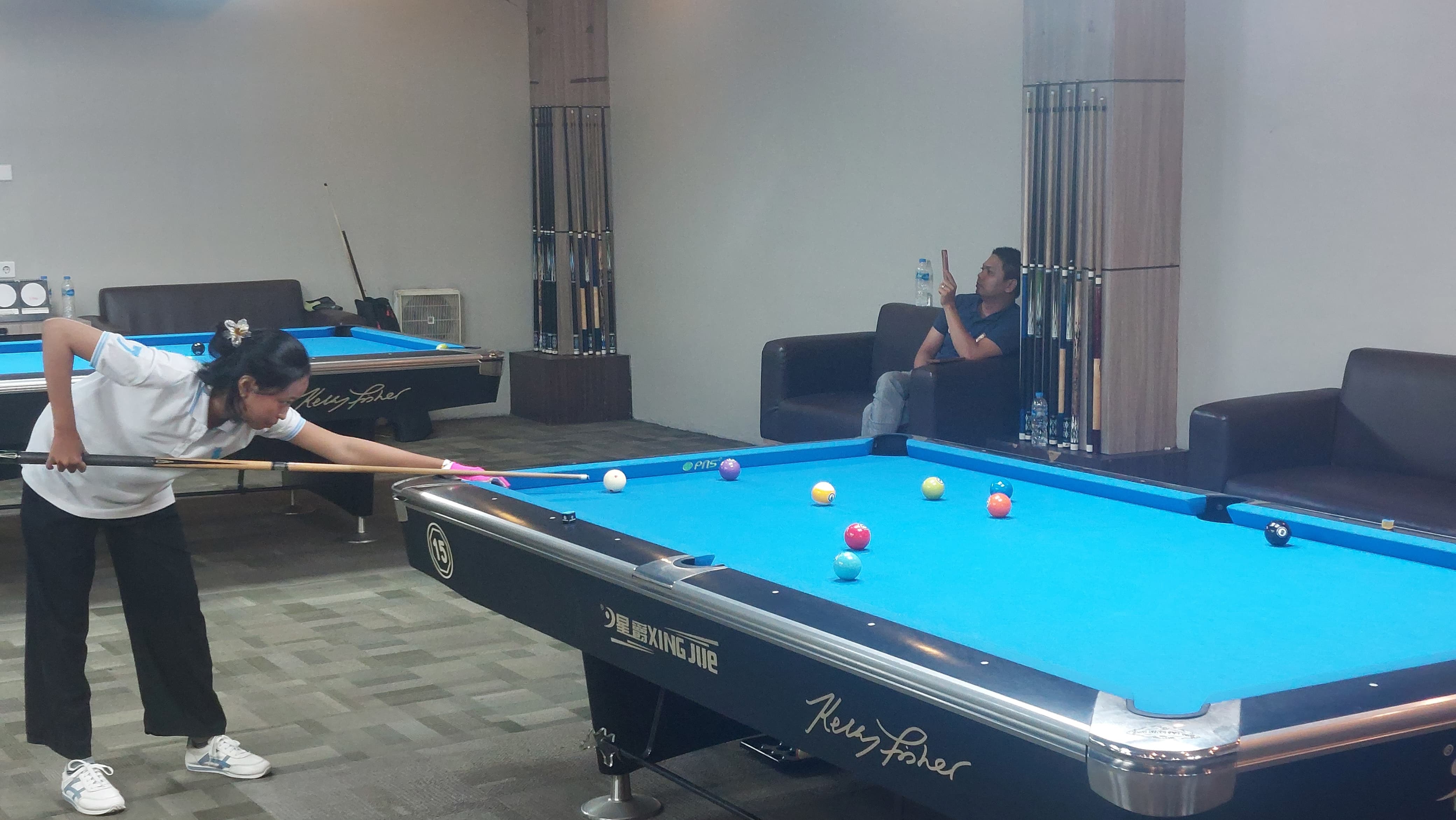 OPTIMIS : Para atlet muda Kaltim saat adu teknik di Kejurprov Biliar Junior. (OKTAVIA MEGARIA / KP)