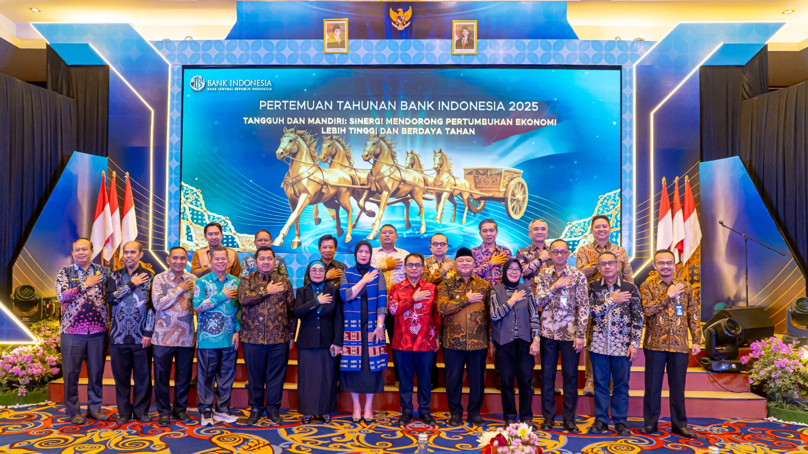 Agenda Pertemuan Tahunan BI di Samarinda dihadiri sejumlah kepala daerah. Dalam agenda ini, empat penghargaan diraih Kaltim.