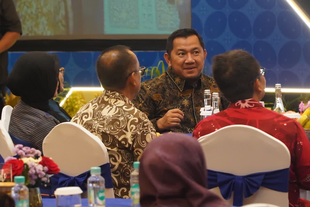 Mudyat Noor bersama Kepala daerah kabupaten kota lain dan Bank Indonesia, membahas pentingnya kebijakan fiskal dan moneter.